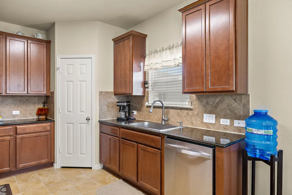 133 Lavaca Loop Hutto, TX 78634