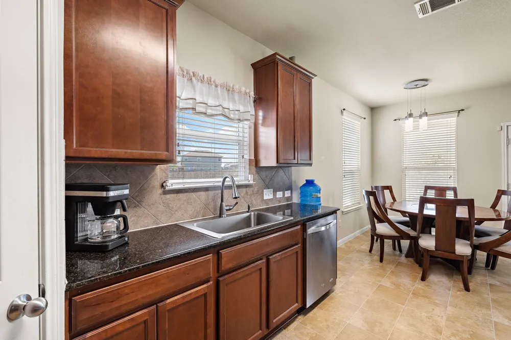 133 Lavaca Loop Hutto, TX 78634