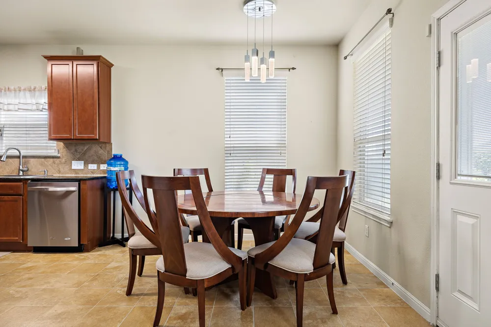 133 Lavaca Loop Hutto, TX 78634