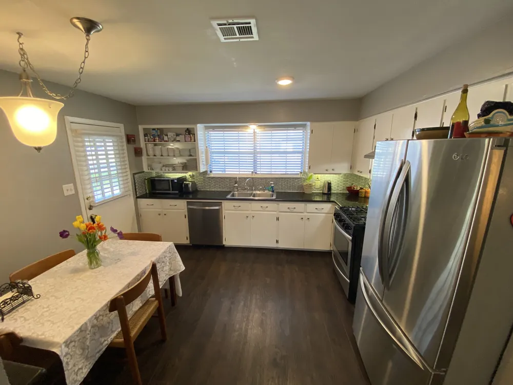 1305 E Main Street Round Rock, TX 78664
