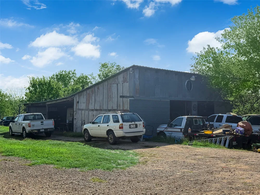 925 Longhollow Road Dale, TX 78616