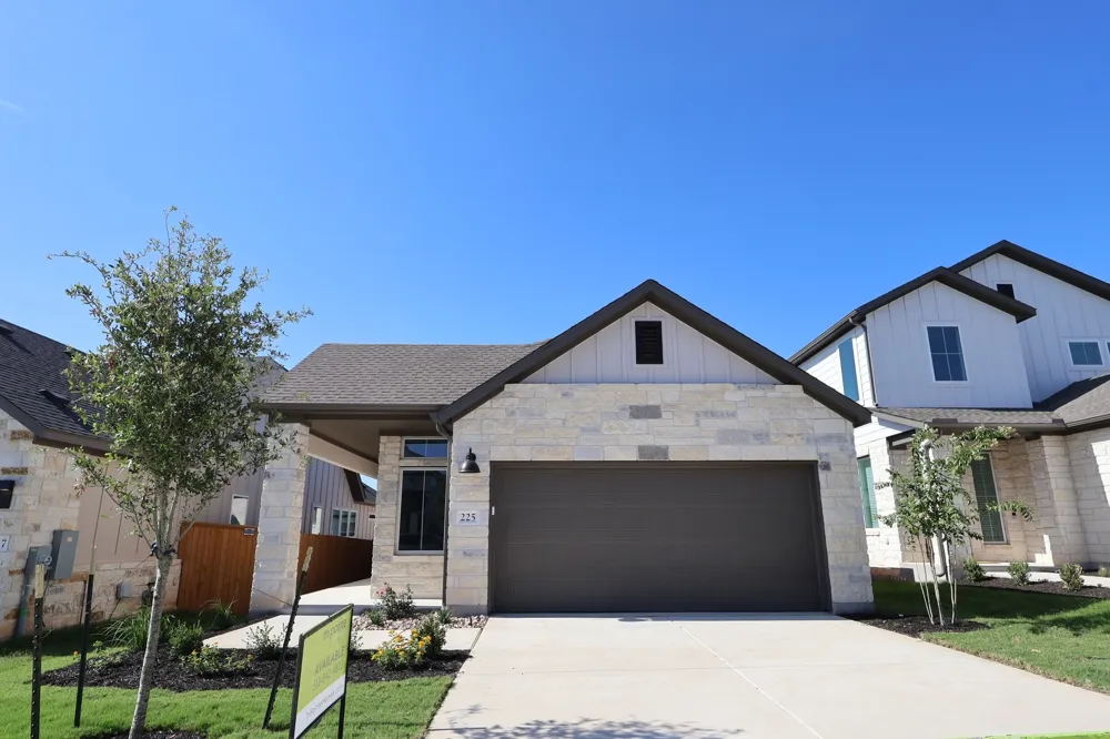 225 Grayson Elm Pass Dripping Springs, TX 78620