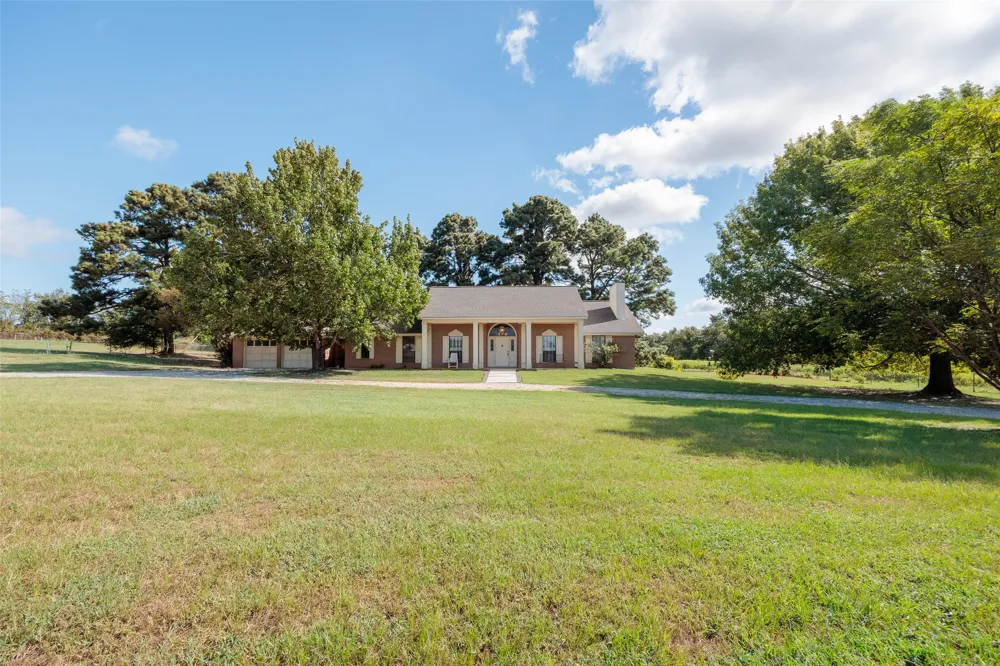 161 County Road 441 Thorndale, TX 76577