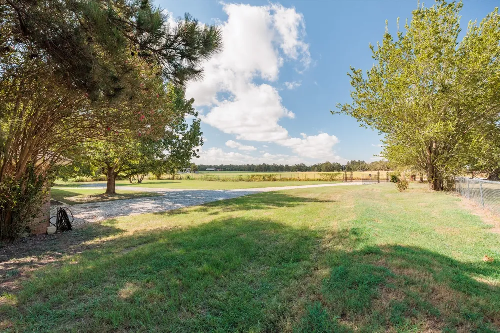 161 County Road 441 Thorndale, TX 76577