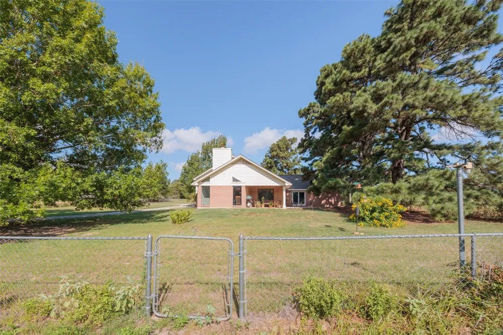 161 County Road 441 Thorndale, TX 76577