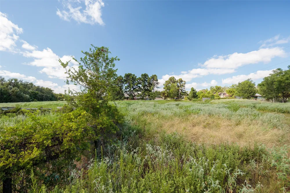 161 County Road 441 Thorndale, TX 76577