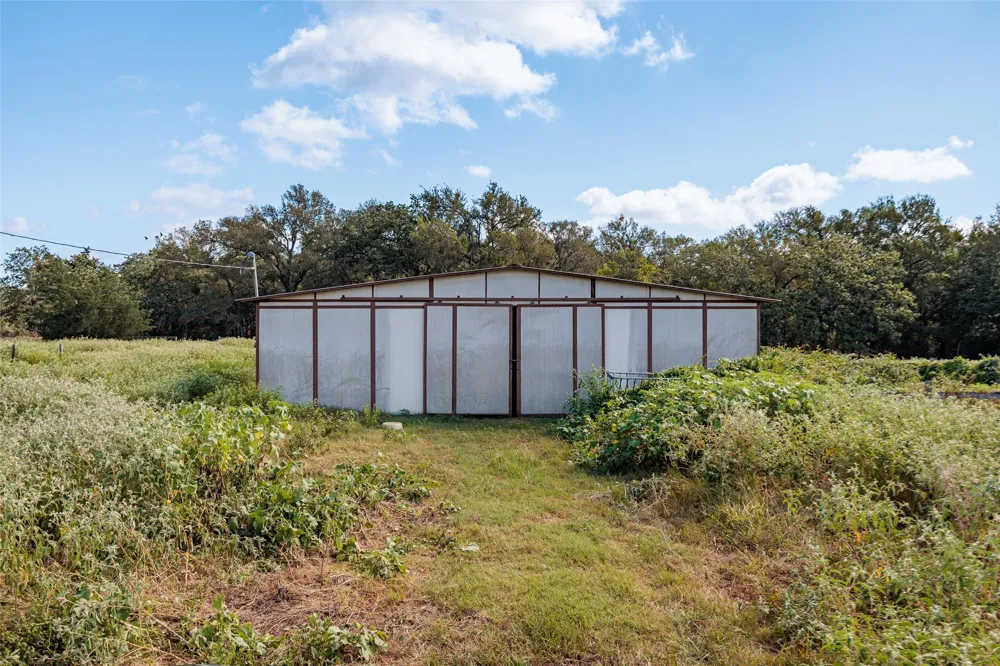 161 County Road 441 Thorndale, TX 76577