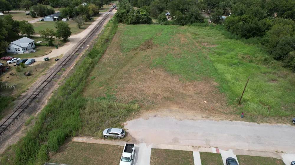 810 W 7th Street Cameron, TX 76520