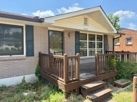 240 Jacksonian Dr