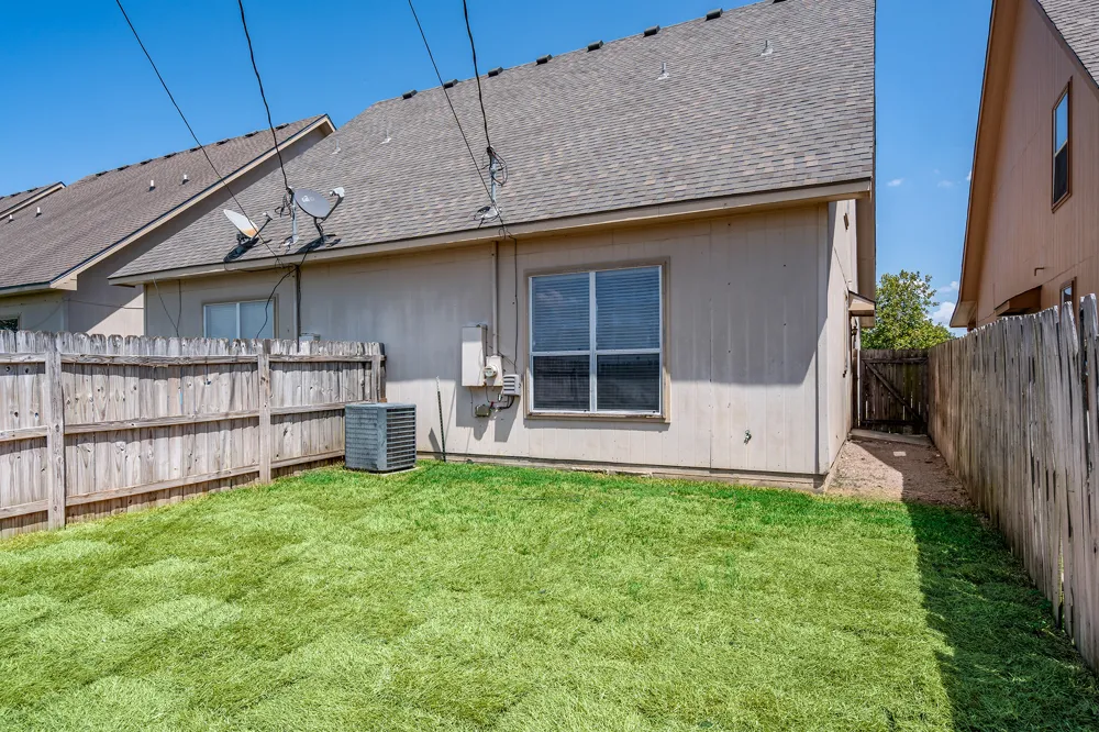 200 Sandstone Drive #E/F Jarrell, TX 76537