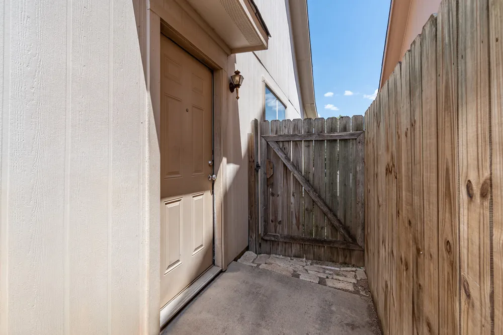 200 Sandstone Drive #E/F Jarrell, TX 76537