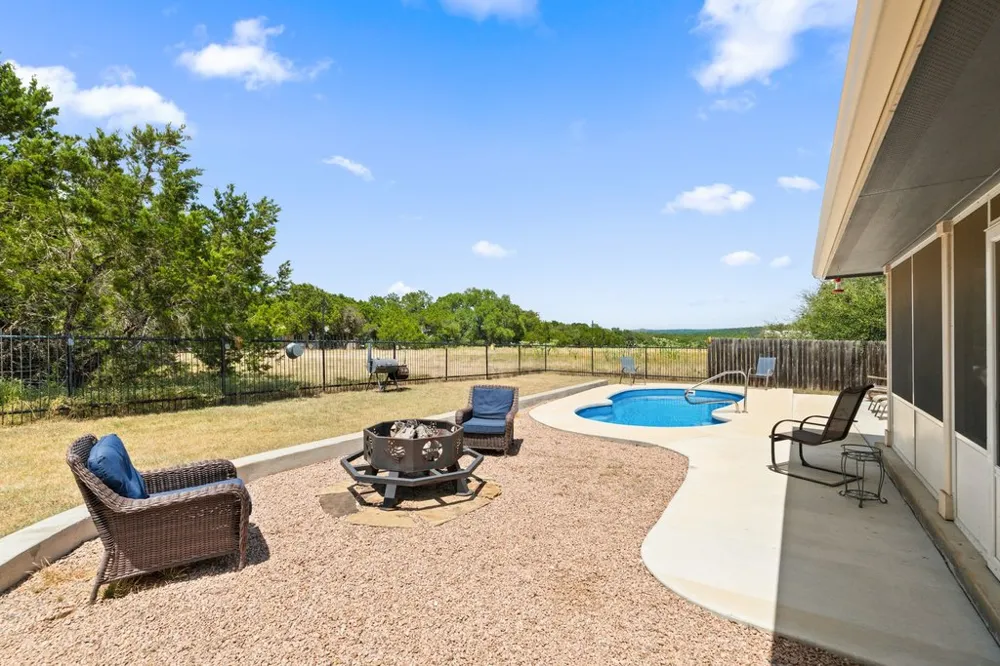 8 Stone Creek Circle Wimberley, TX 78676