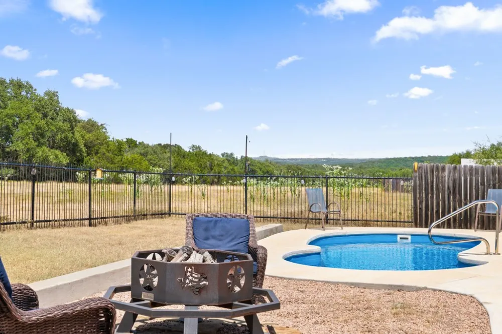 8 Stone Creek Circle Wimberley, TX 78676