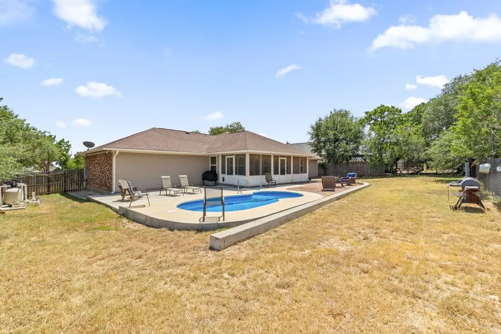 8 Stone Creek Circle Wimberley, TX 78676