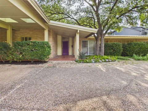 1202 Belmont Parkway