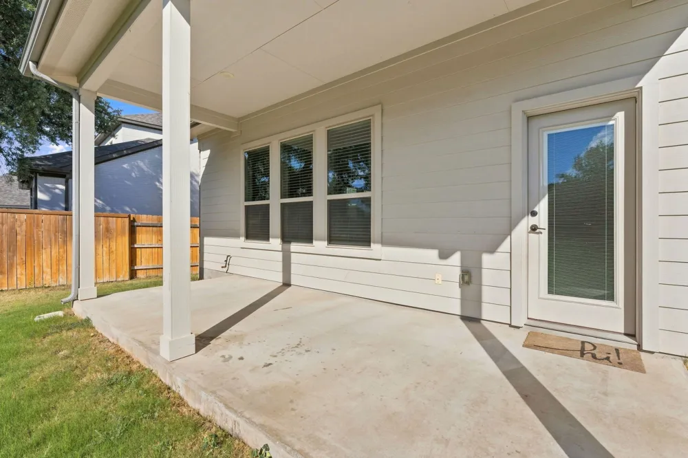 128 Fawn River Run Kyle, TX 78640