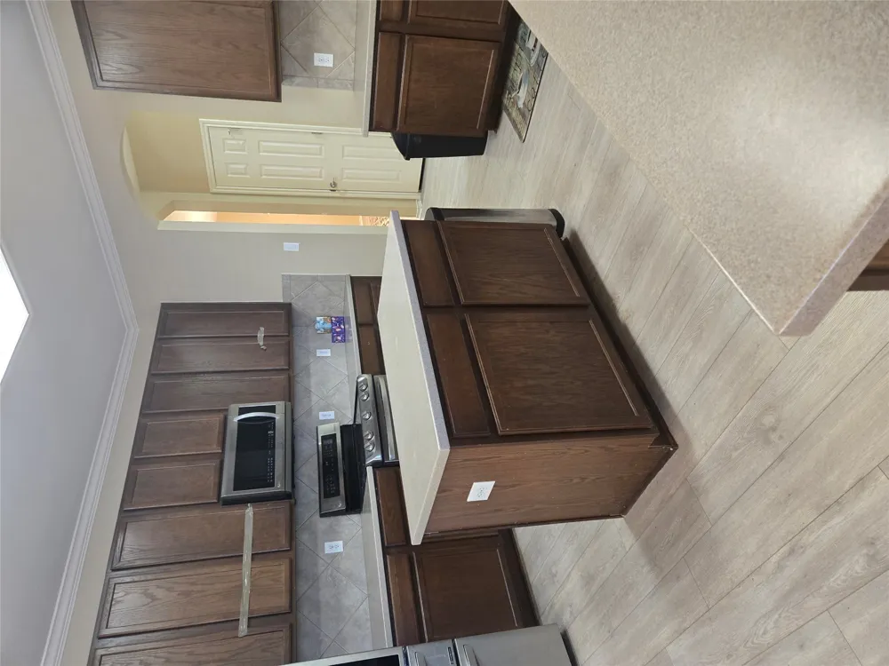 106 Floating Leaf Drive Hutto, TX 78634
