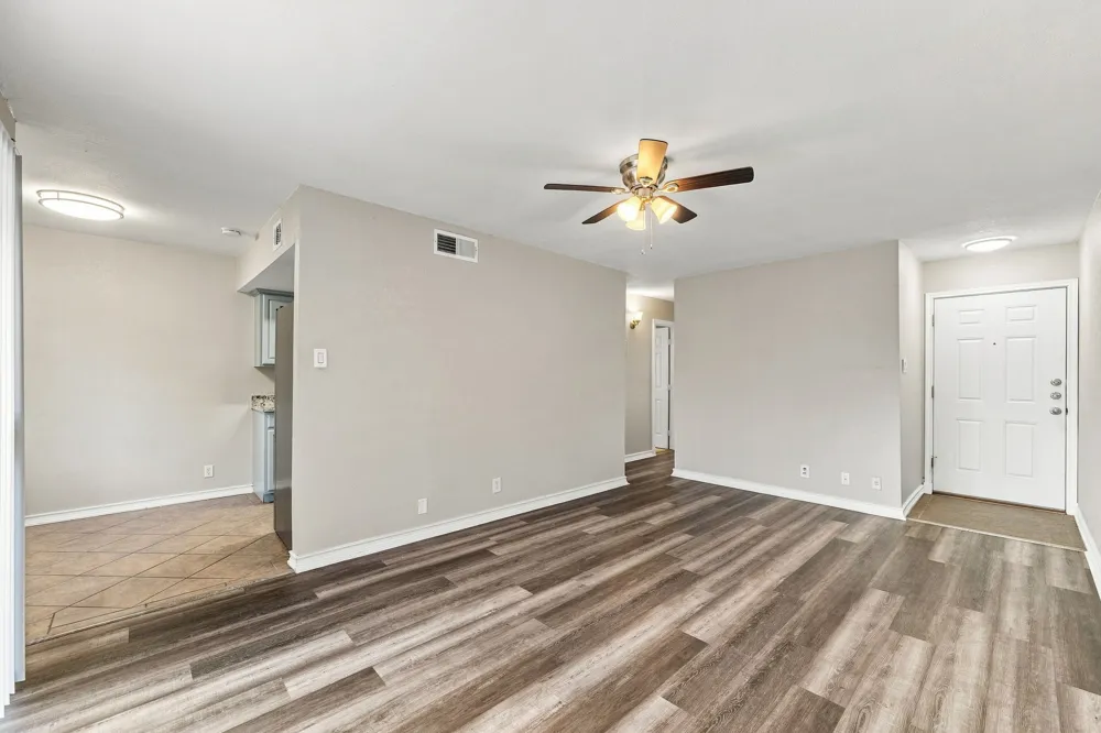 2600 Penny Lane #303 Austin, TX 78757
