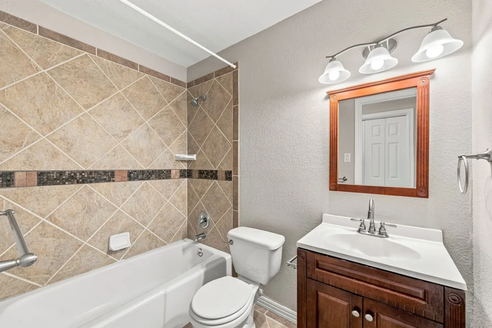 2600 Penny Lane #303 Austin, TX 78757