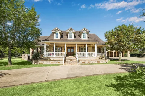 8403 Horseshoe Ledge