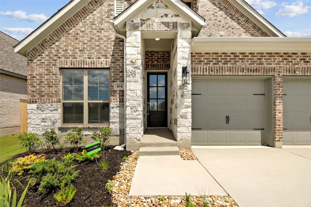 104 Chinaberry Bend Bastrop, TX 78602