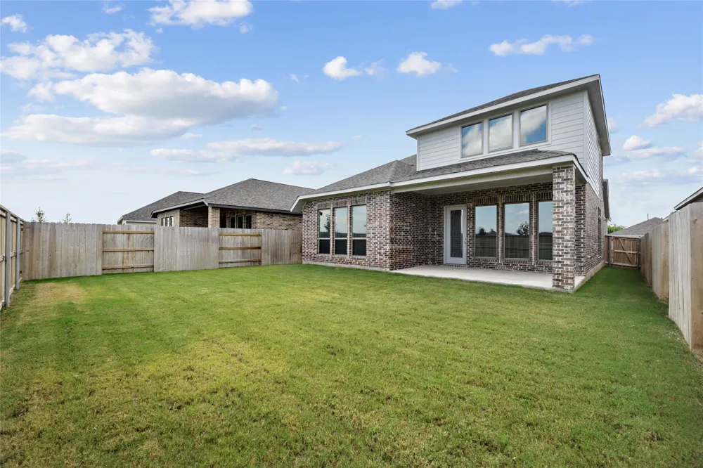 104 Chinaberry Bend Bastrop, TX 78602
