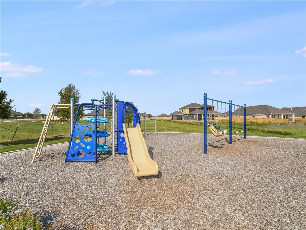 104 Chinaberry Bend Bastrop, TX 78602