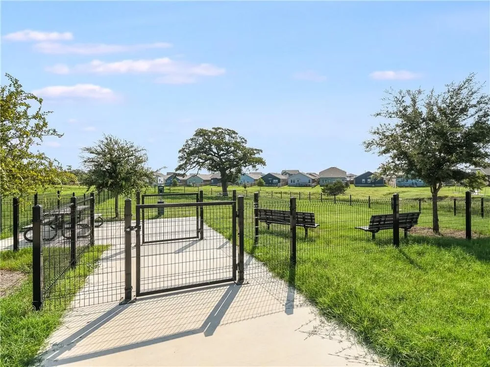 104 Chinaberry Bend Bastrop, TX 78602