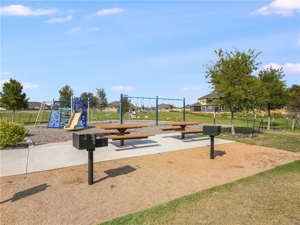 104 Chinaberry Bend Bastrop, TX 78602