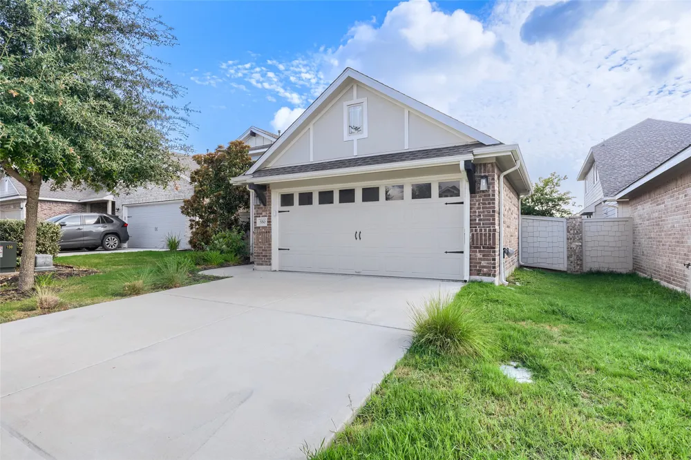 550 Nautical Loop Kyle, TX 78640