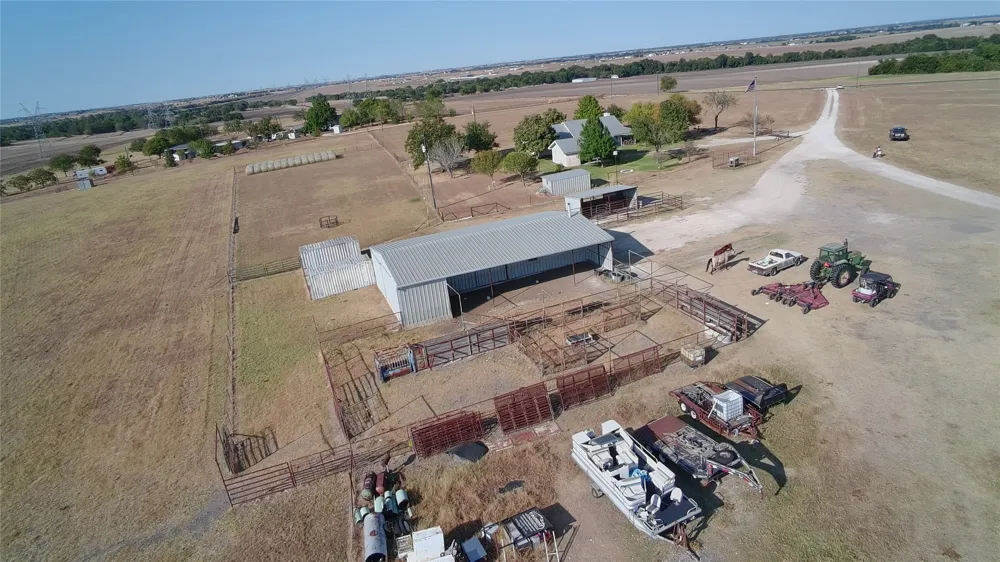 1351 CR 320 Granger, TX 76530