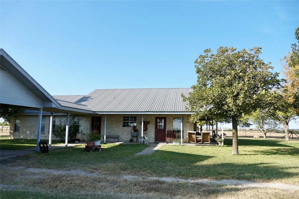 1351 CR 320 Granger, TX 76530
