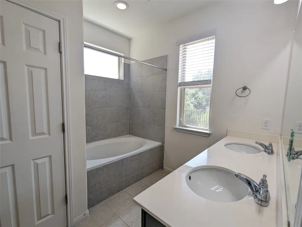 3240 E Whitestone Boulevard #37 Cedar Park, TX 78613