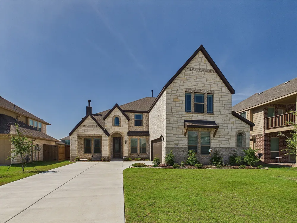 309 Pineview Lane Ponder, TX 76259