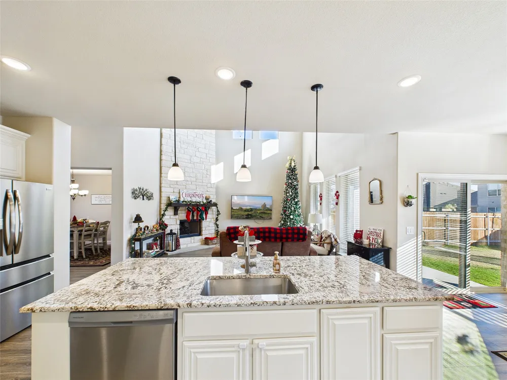 309 Pineview Lane Ponder, TX 76259