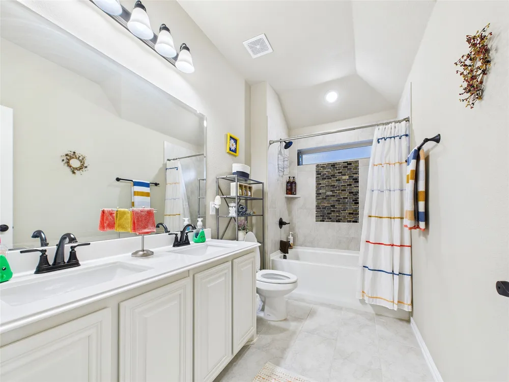 309 Pineview Lane Ponder, TX 76259