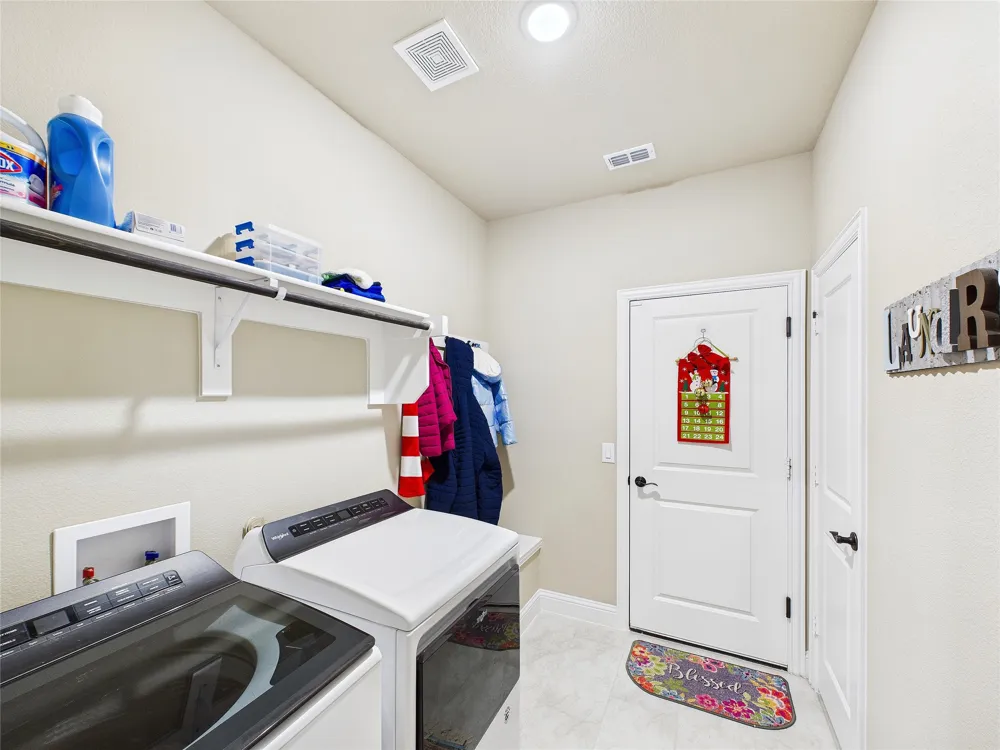 309 Pineview Lane Ponder, TX 76259