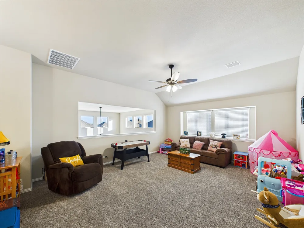 309 Pineview Lane Ponder, TX 76259