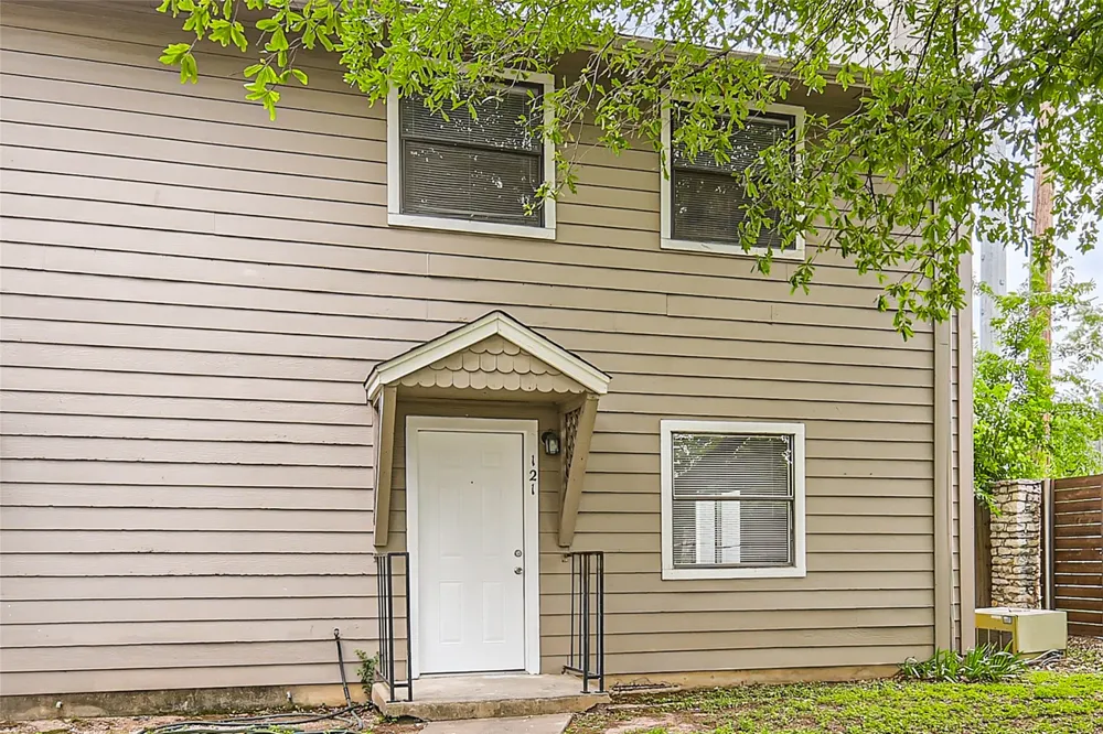 5616 Emerald Forest Drive #121 Austin, TX 78745