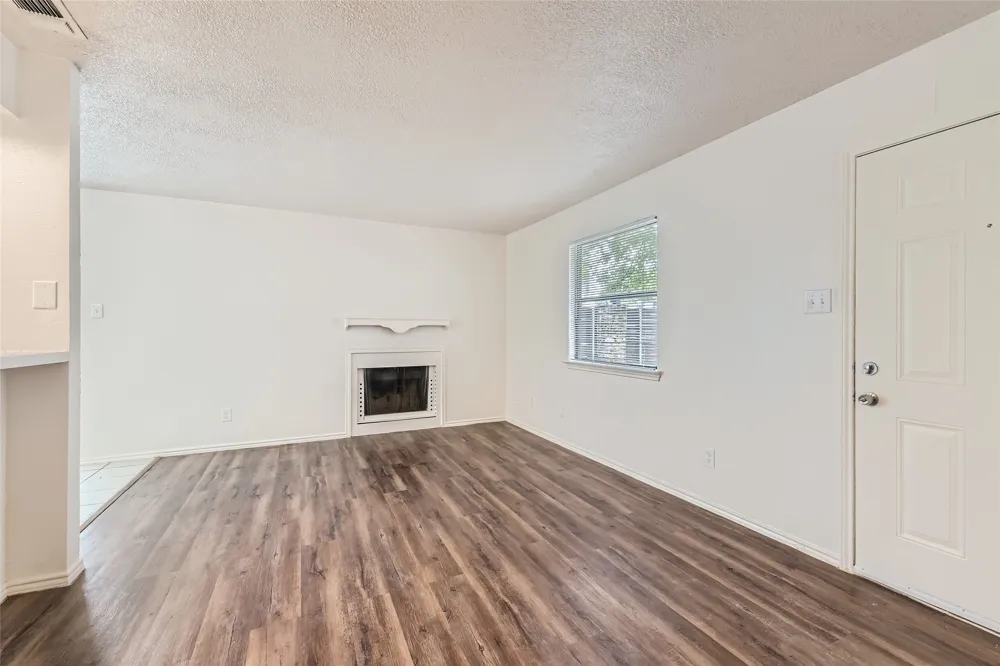5616 Emerald Forest Drive #121 Austin, TX 78745