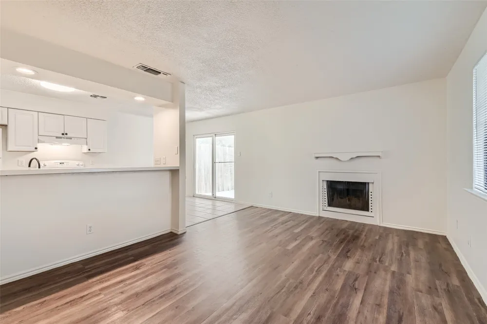 5616 Emerald Forest Drive #121 Austin, TX 78745