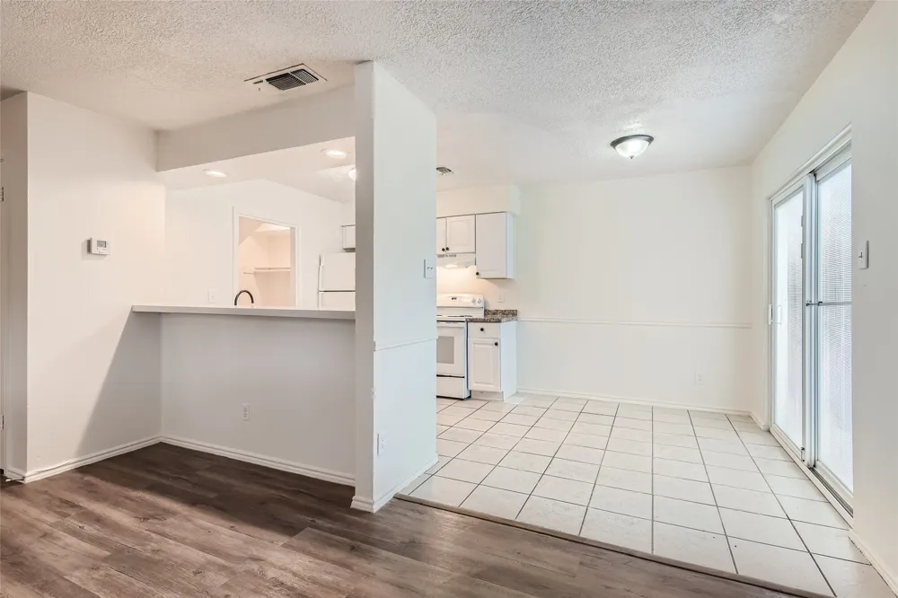 5616 Emerald Forest Drive #121 Austin, TX 78745