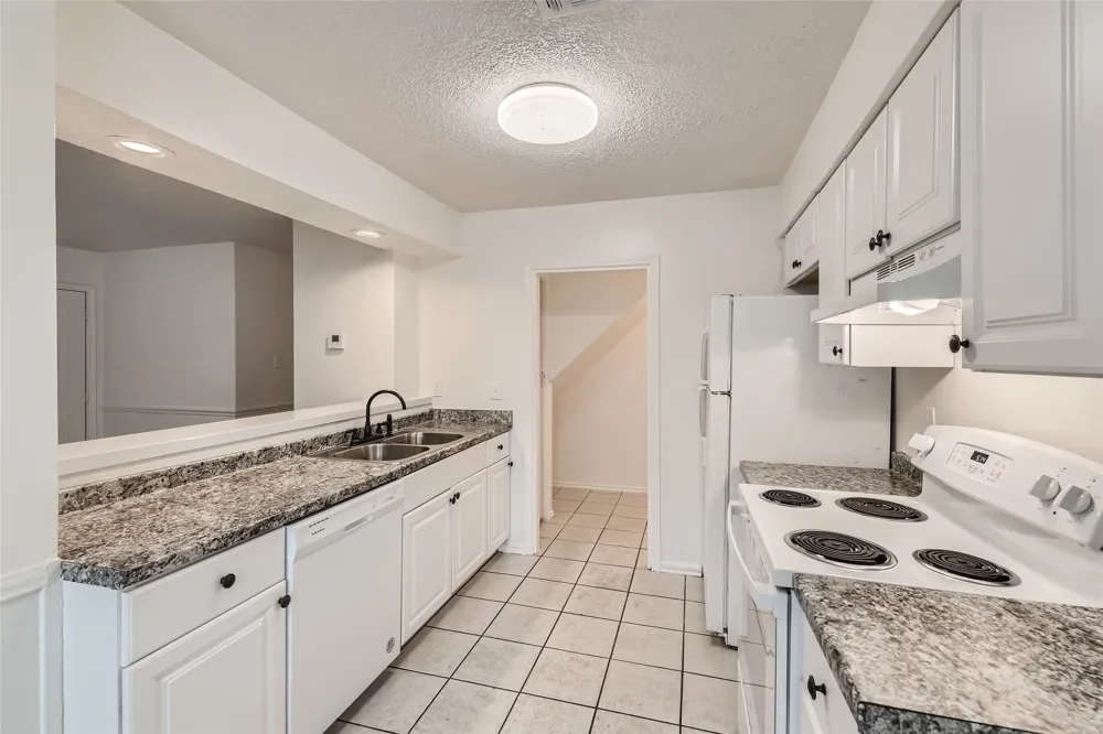5616 Emerald Forest Drive #121 Austin, TX 78745