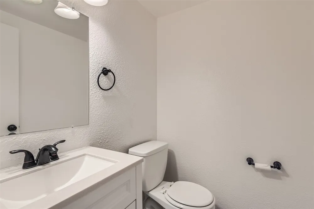 5616 Emerald Forest Drive #121 Austin, TX 78745
