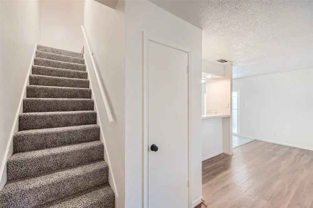 5616 Emerald Forest Drive #121 Austin, TX 78745