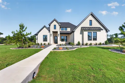 101 Lakeview Court