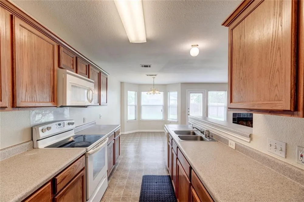 16712 Hamilton Point Circle Manor, TX 78653