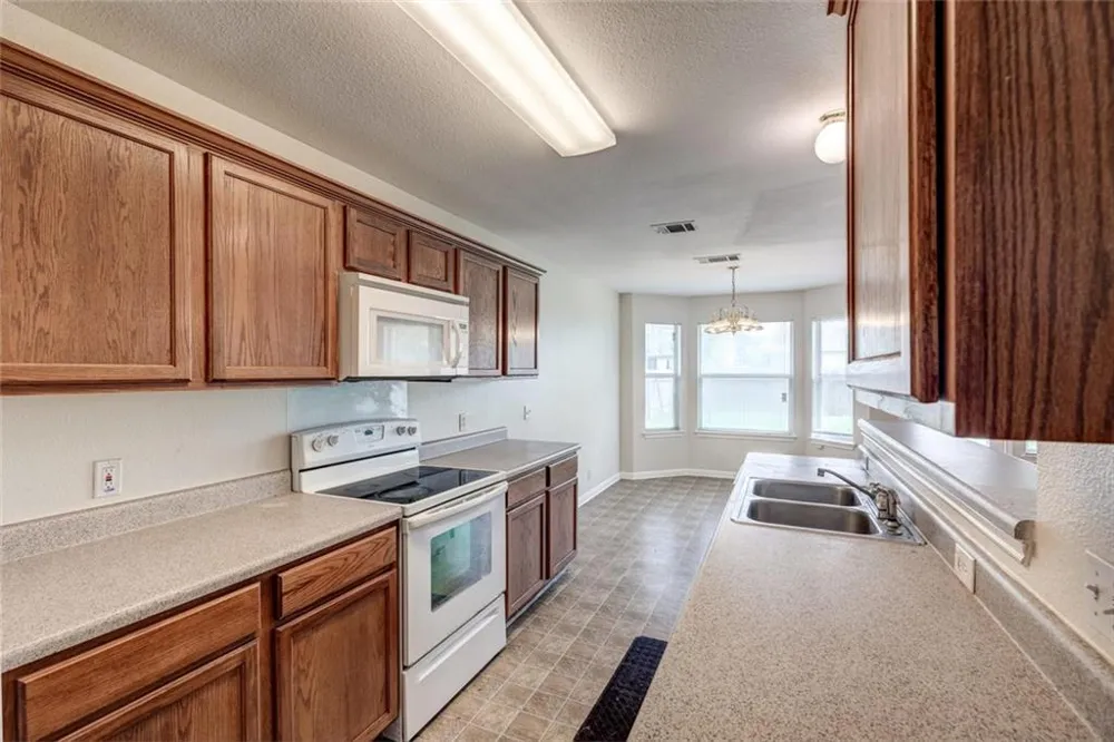 16712 Hamilton Point Circle Manor, TX 78653
