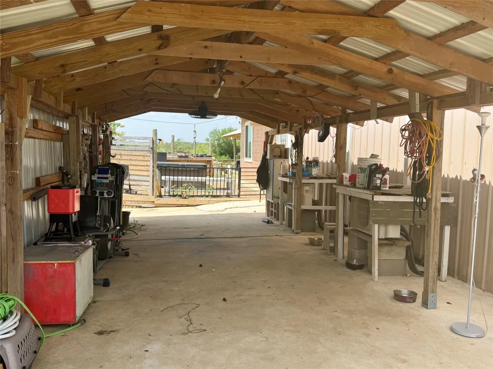 441 Molasses Road Dale, TX 78616