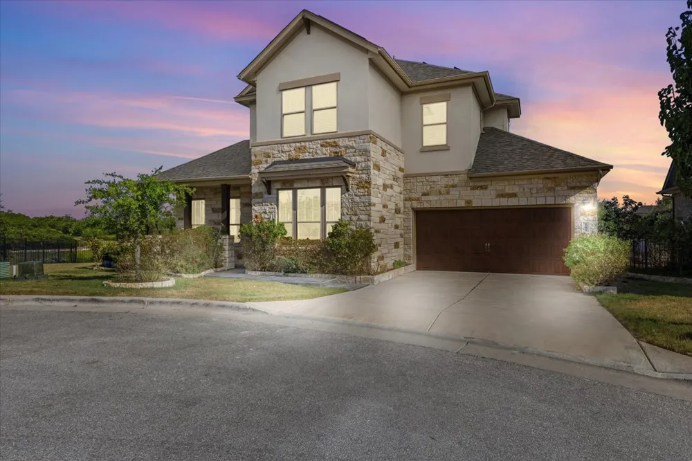 266 Village Oak Drive Austin, TX 78737